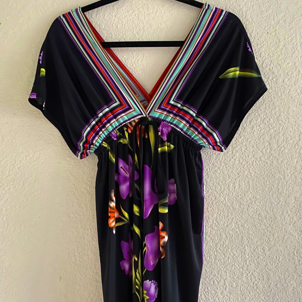 V-neck floral dress